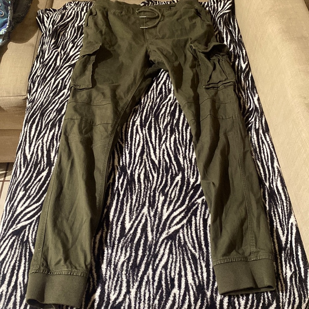 Divided H&M cargo joggers. Size small. Olive green